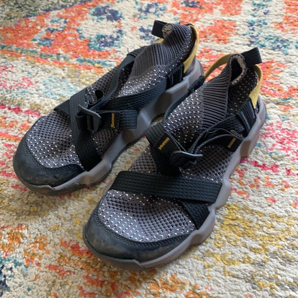 Big boys size 6 Chaco sandals